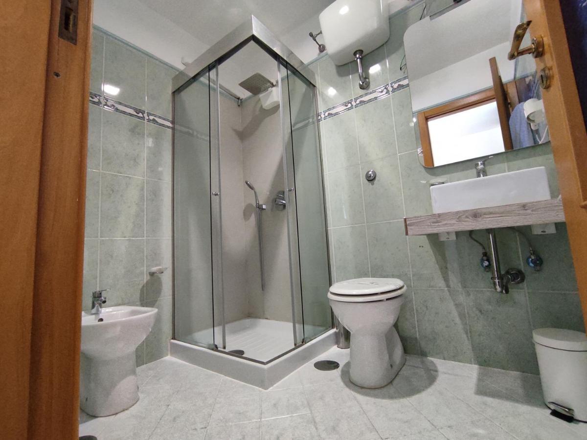 Hotel Darsena Поццуоли Экстерьер фото